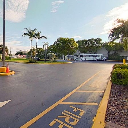 Rodeway Inn & Suites Fort Lauderdale Airport & Cruise Port Дания-Бич Экстерьер фото