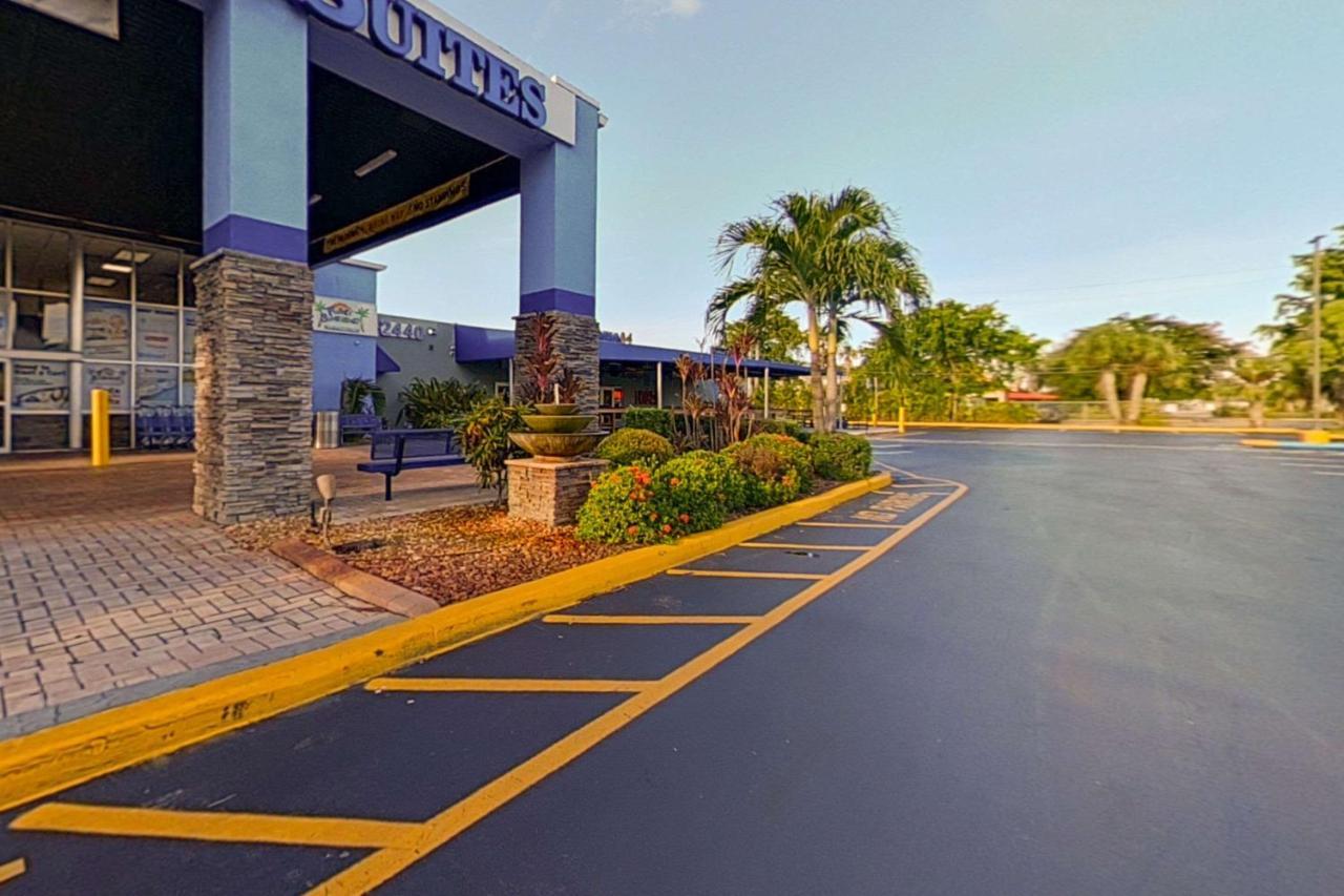 Rodeway Inn & Suites Fort Lauderdale Airport & Cruise Port Дания-Бич Экстерьер фото