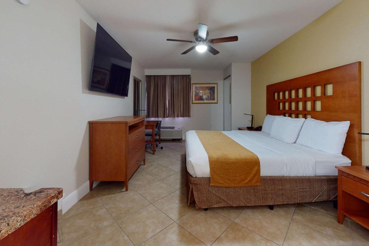 Rodeway Inn & Suites Fort Lauderdale Airport & Cruise Port Дания-Бич Экстерьер фото