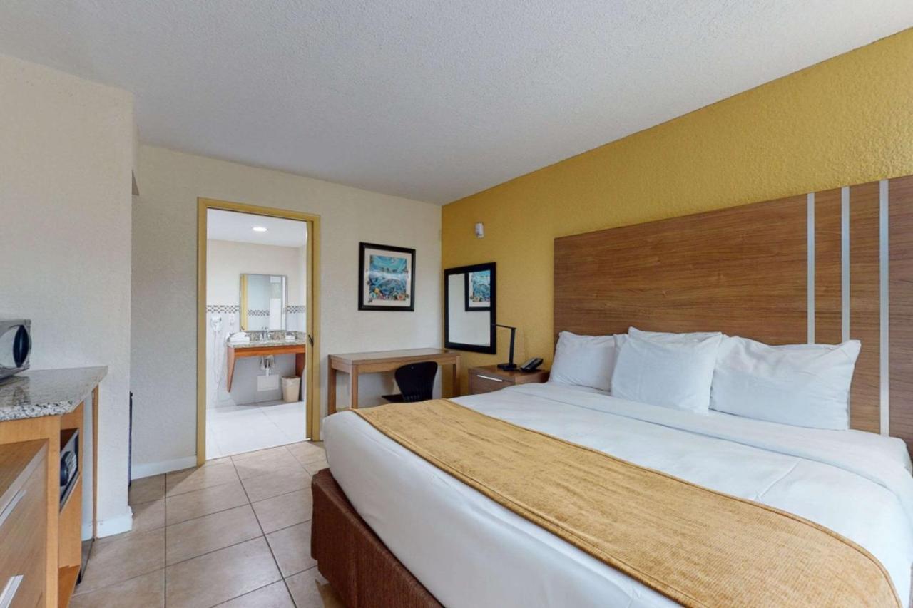 Rodeway Inn & Suites Fort Lauderdale Airport & Cruise Port Дания-Бич Экстерьер фото