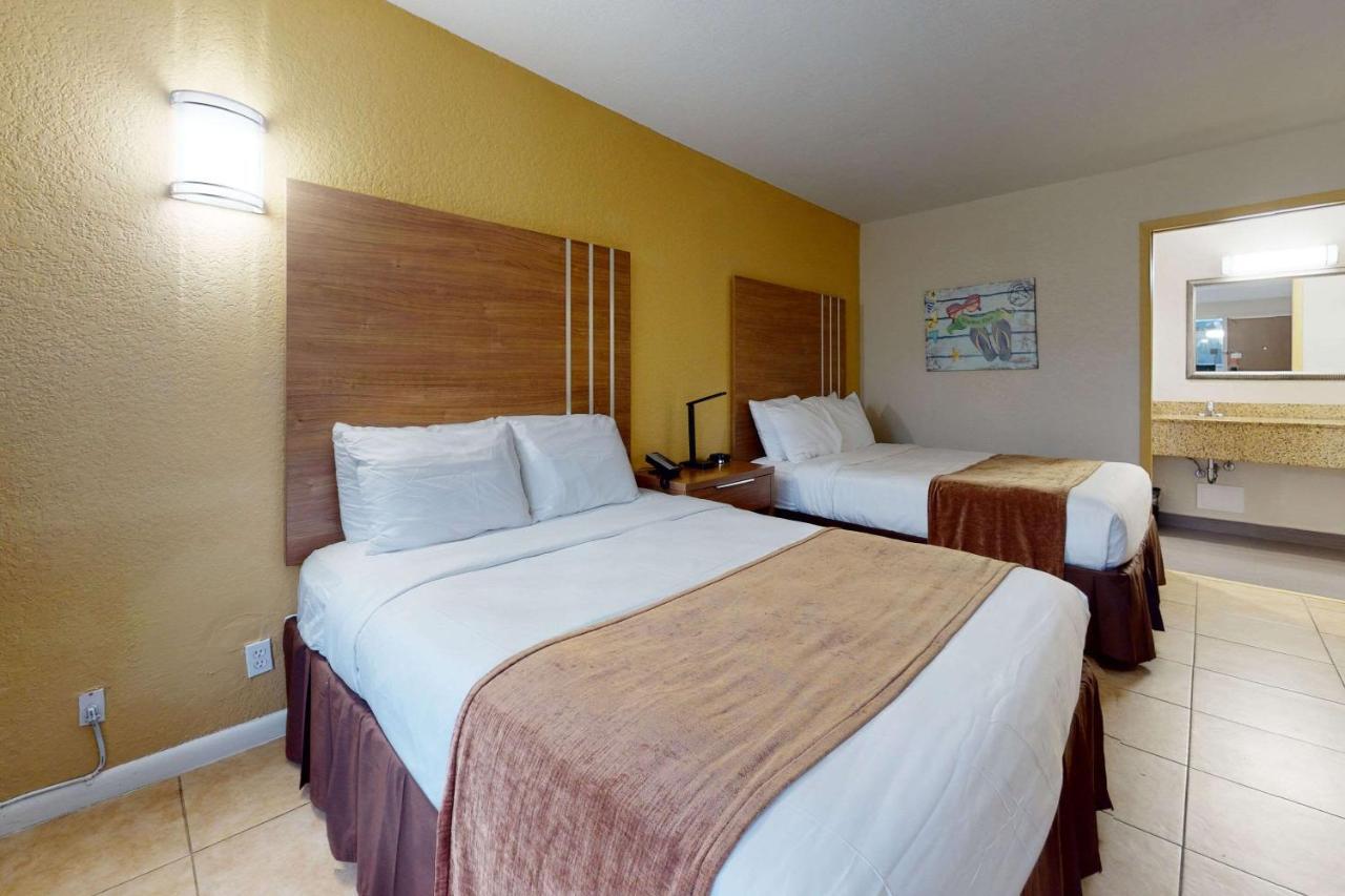 Rodeway Inn & Suites Fort Lauderdale Airport & Cruise Port Дания-Бич Экстерьер фото