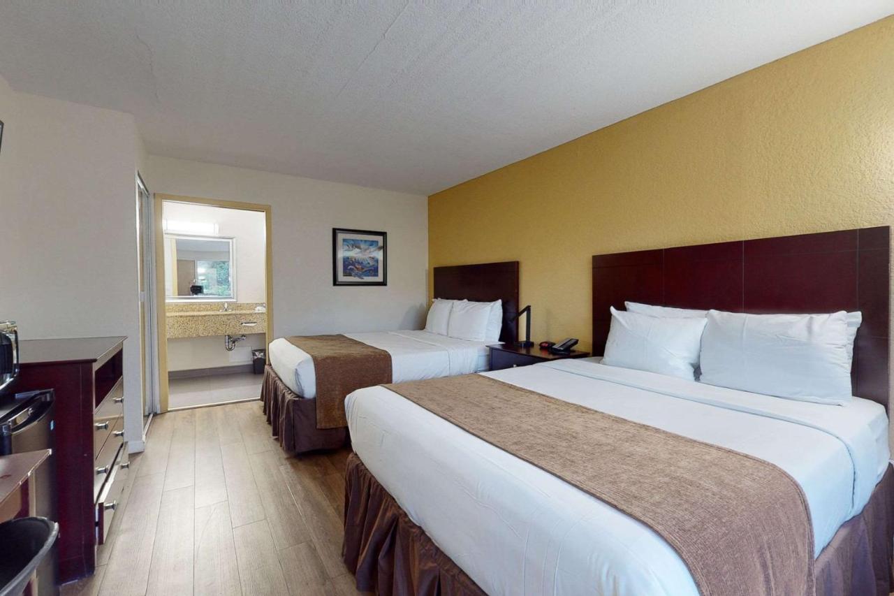 Rodeway Inn & Suites Fort Lauderdale Airport & Cruise Port Дания-Бич Экстерьер фото
