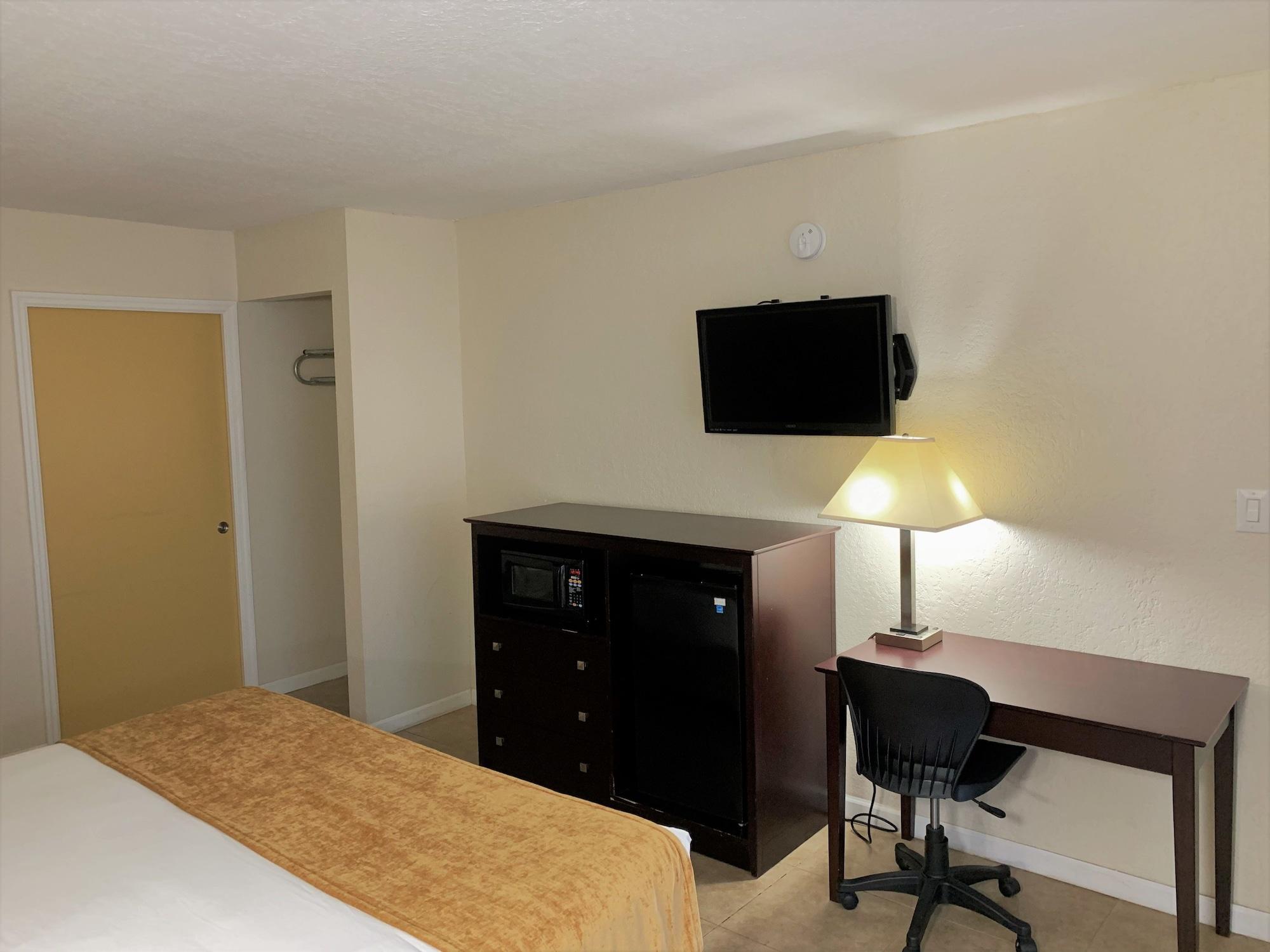 Rodeway Inn & Suites Fort Lauderdale Airport & Cruise Port Дания-Бич Экстерьер фото