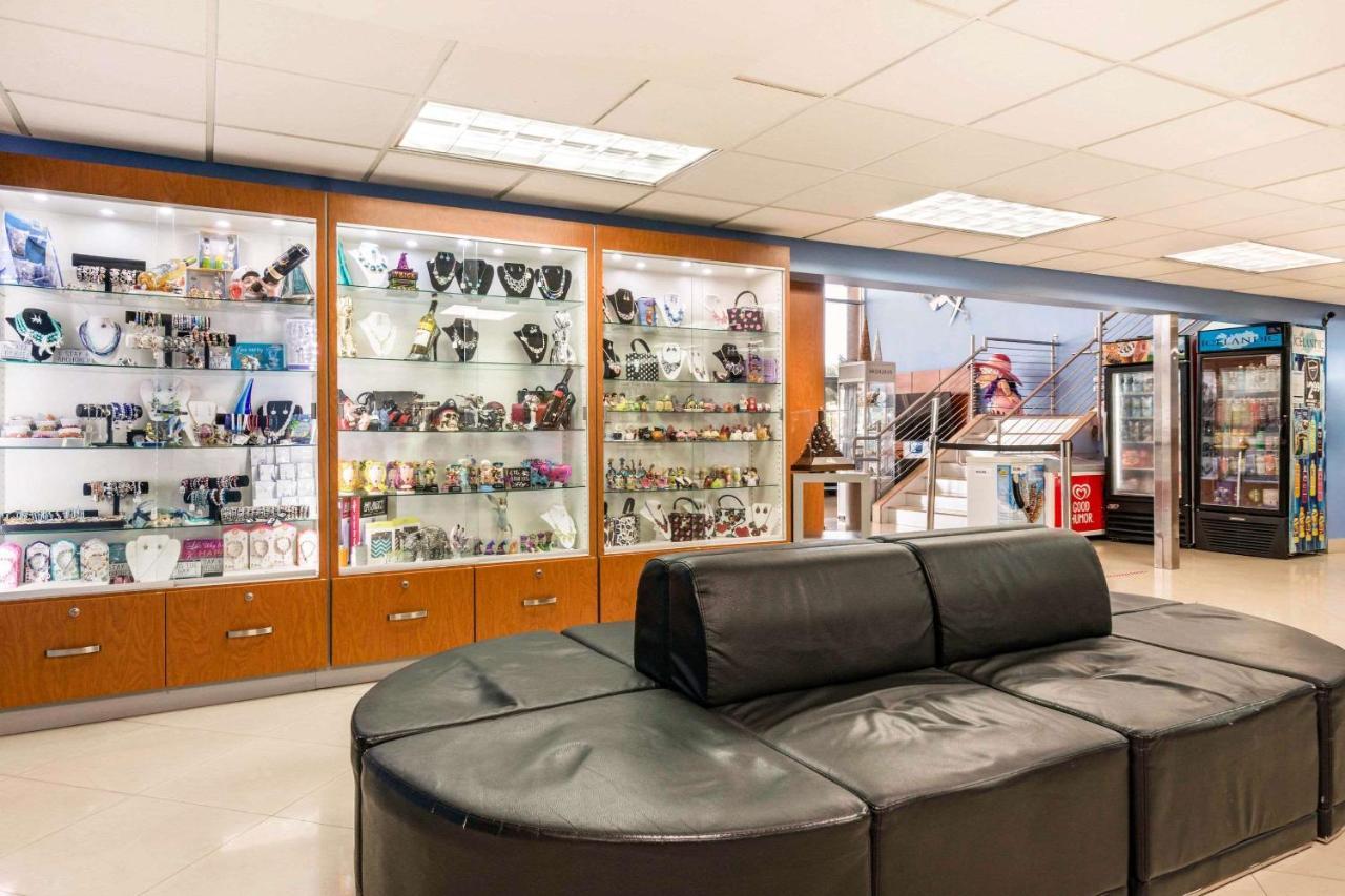 Rodeway Inn & Suites Fort Lauderdale Airport & Cruise Port Дания-Бич Экстерьер фото